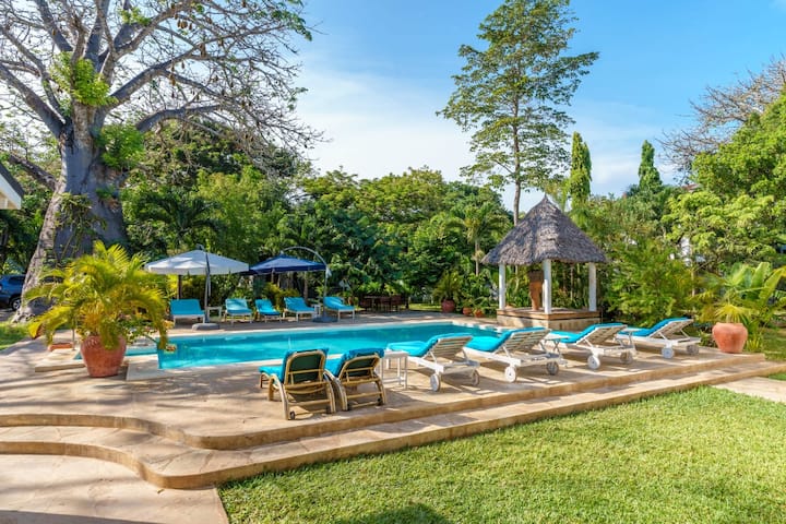 Diani White House - 2 Homes Together, 6BR — photo 48