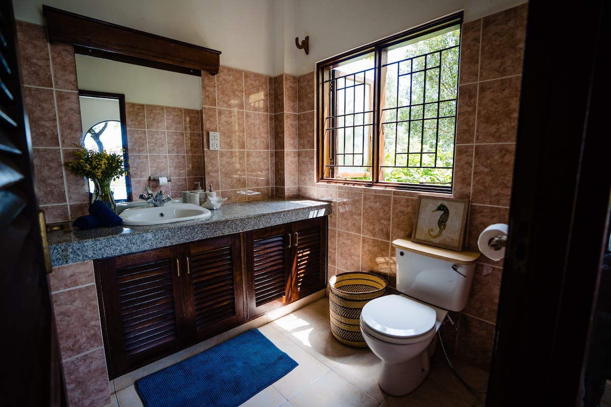 Fumbeni House, 4BR — photo 5