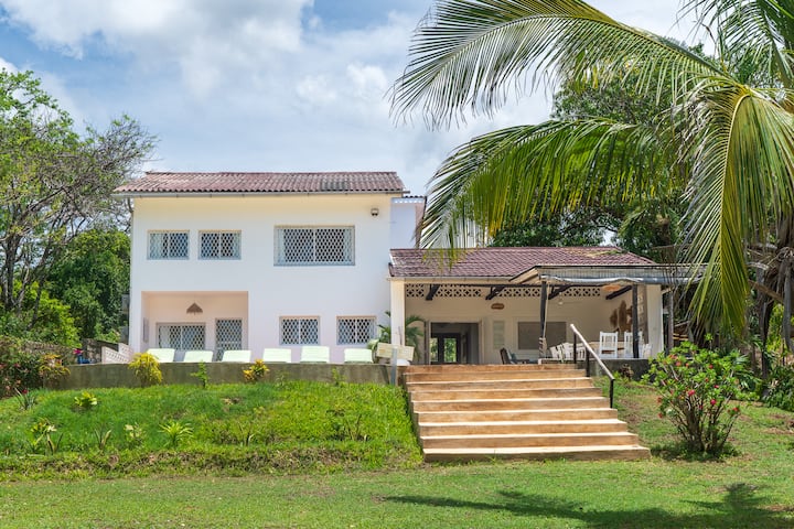 Cape Blush Villa @ Flamboyant — photo 4