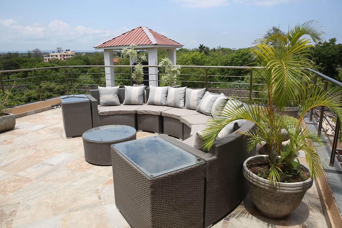 Palm Haven 1, 5BR — photo 6