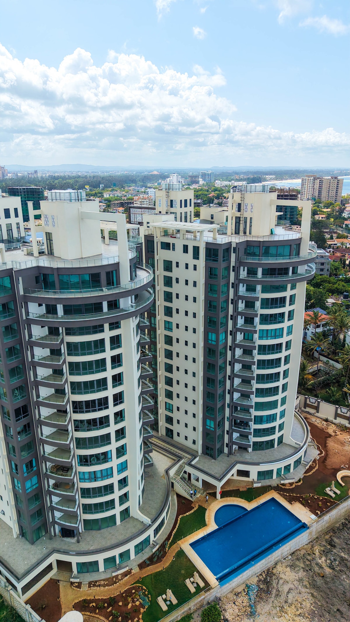 Nauras Towers Beachfront, 4BR — photo 31