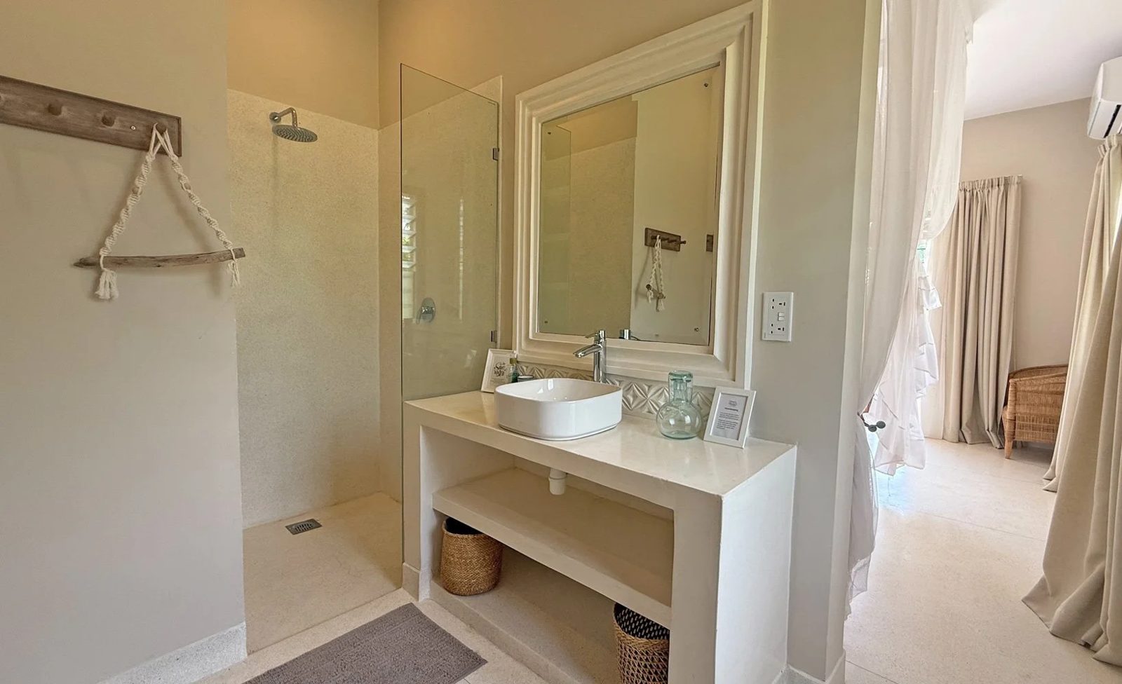 Upepo House, 4BR Mida Forest — photo 13