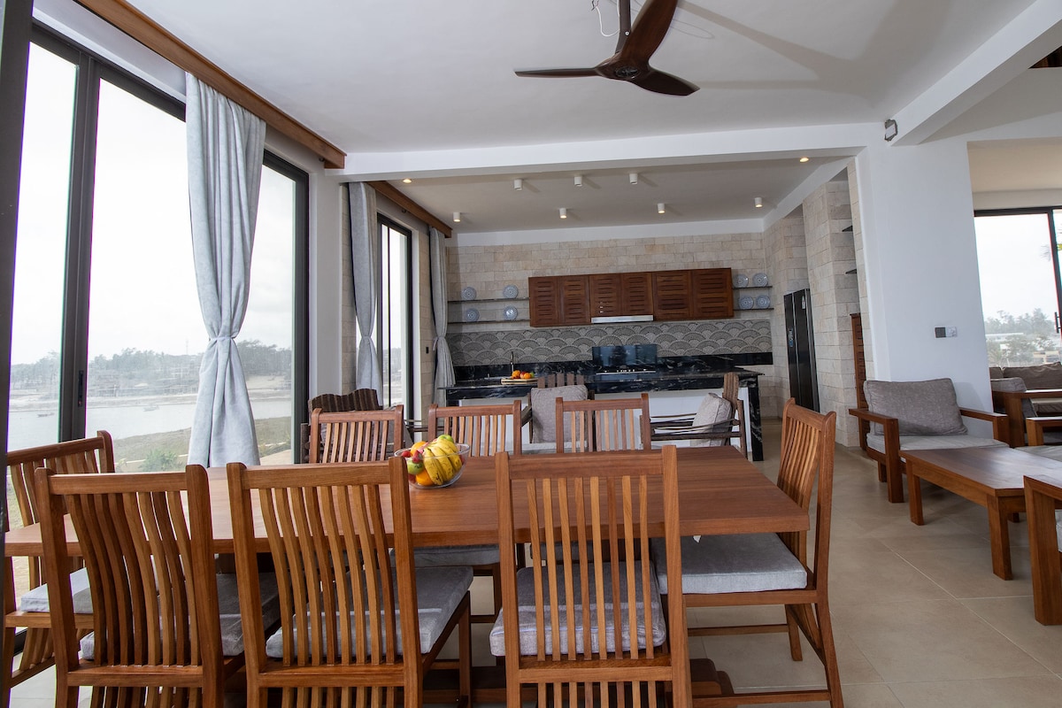 Blue Lagoon Beachfront Villas — photo 21