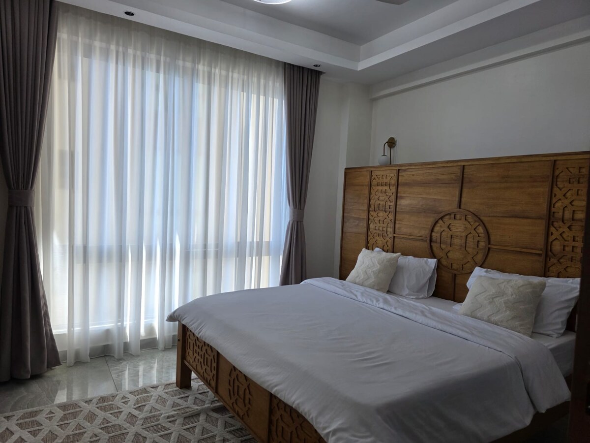 Nauras Exclusive Beachfront, 4BR + DSQ — photo 11