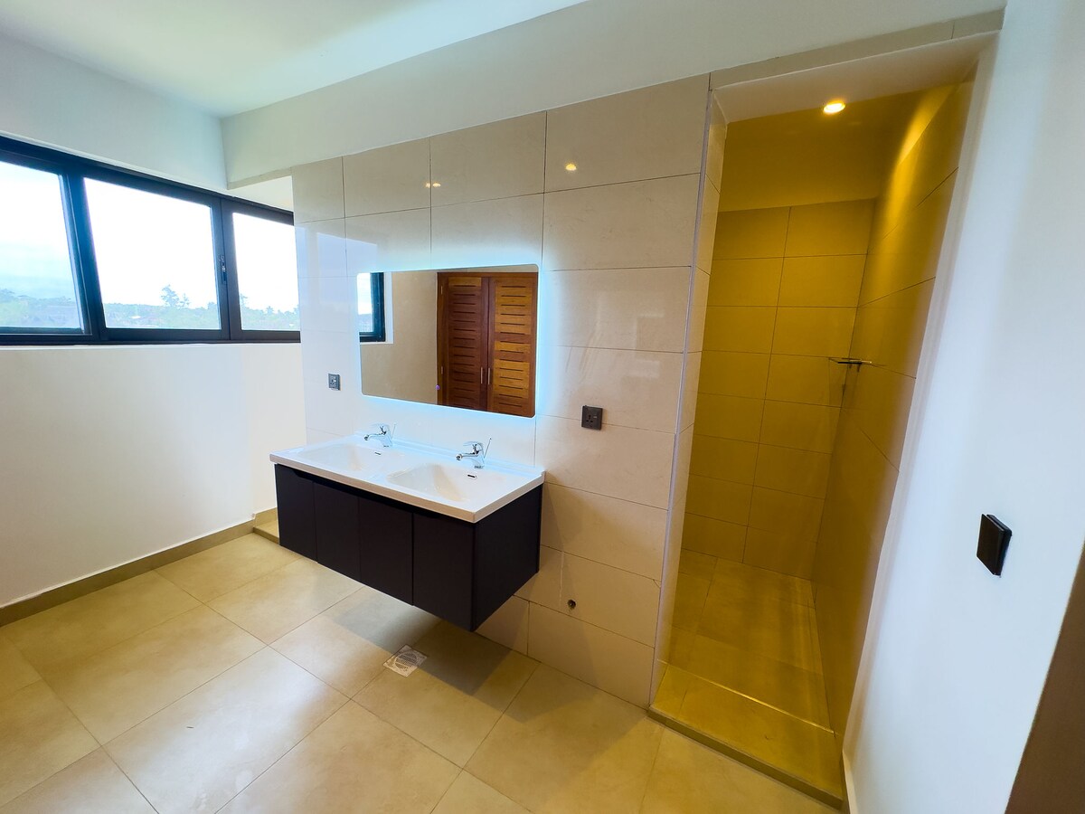 Blue Lagoon Beachfront Villas — photo 28
