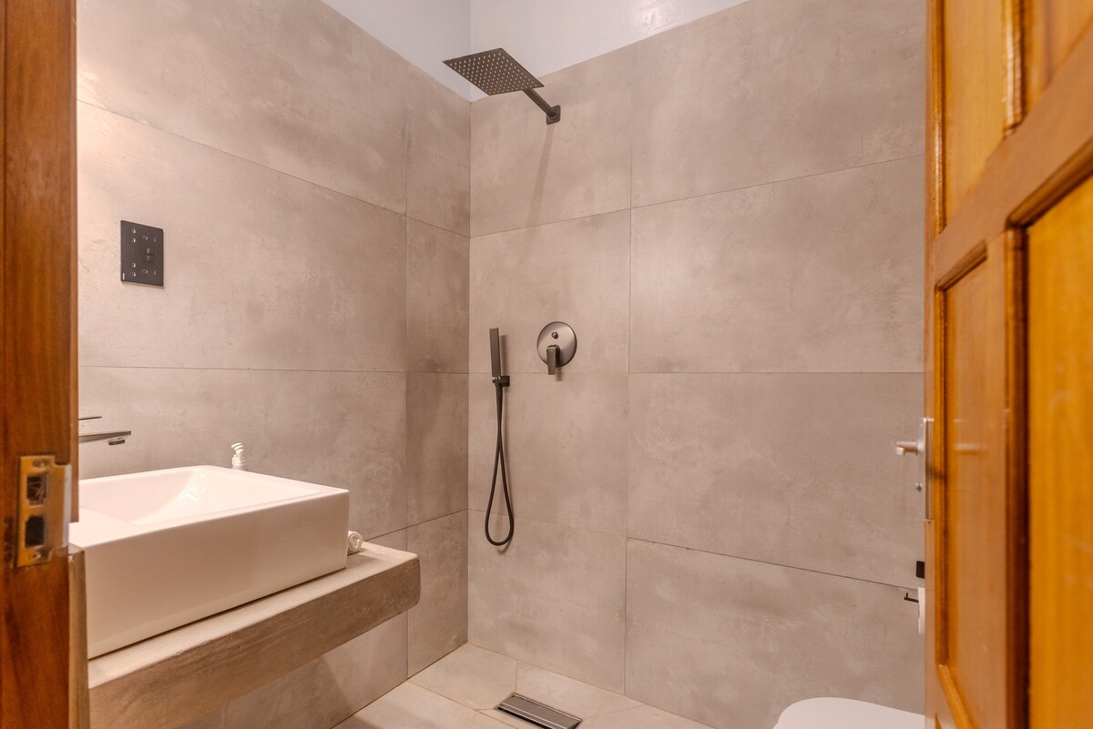 Sky Villa Luxury Pool Retreat, 8BR — photo 34