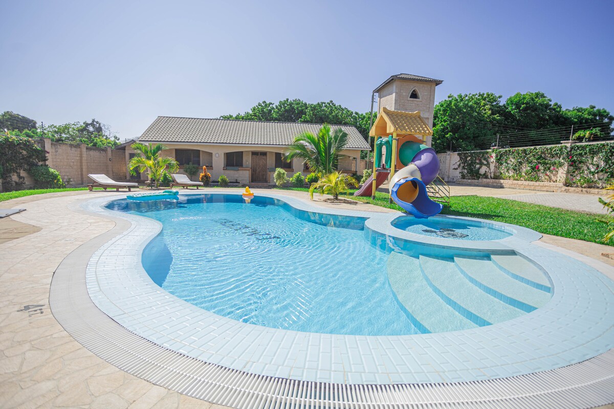 Diani Hilltop Villa, 5BR — view 2
