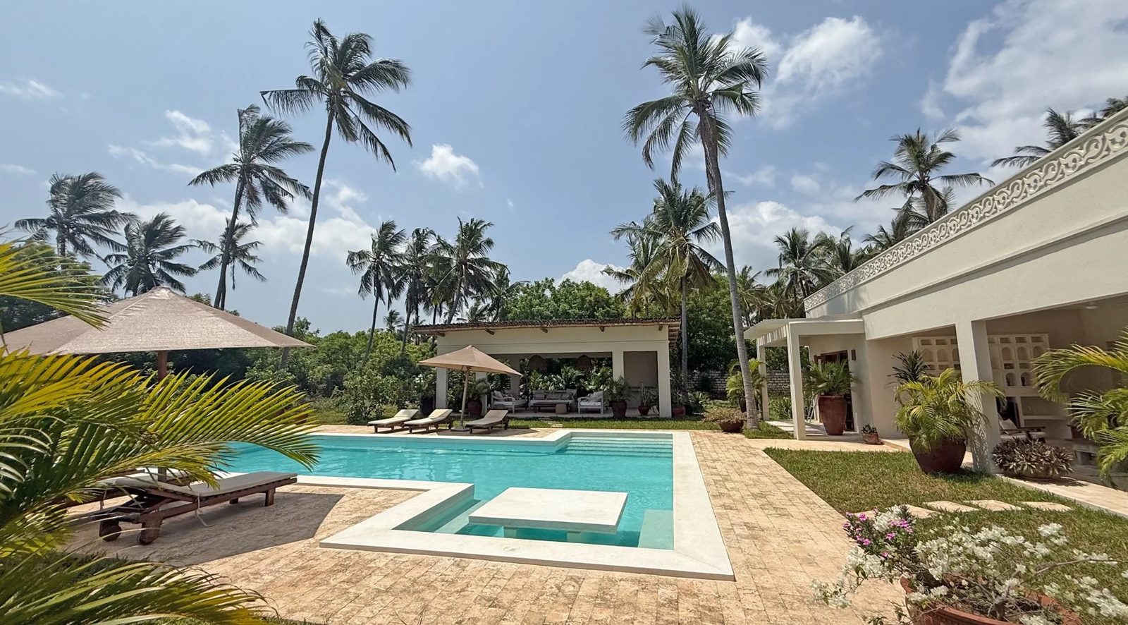 Upepo House, 4BR Mida Forest — view 2