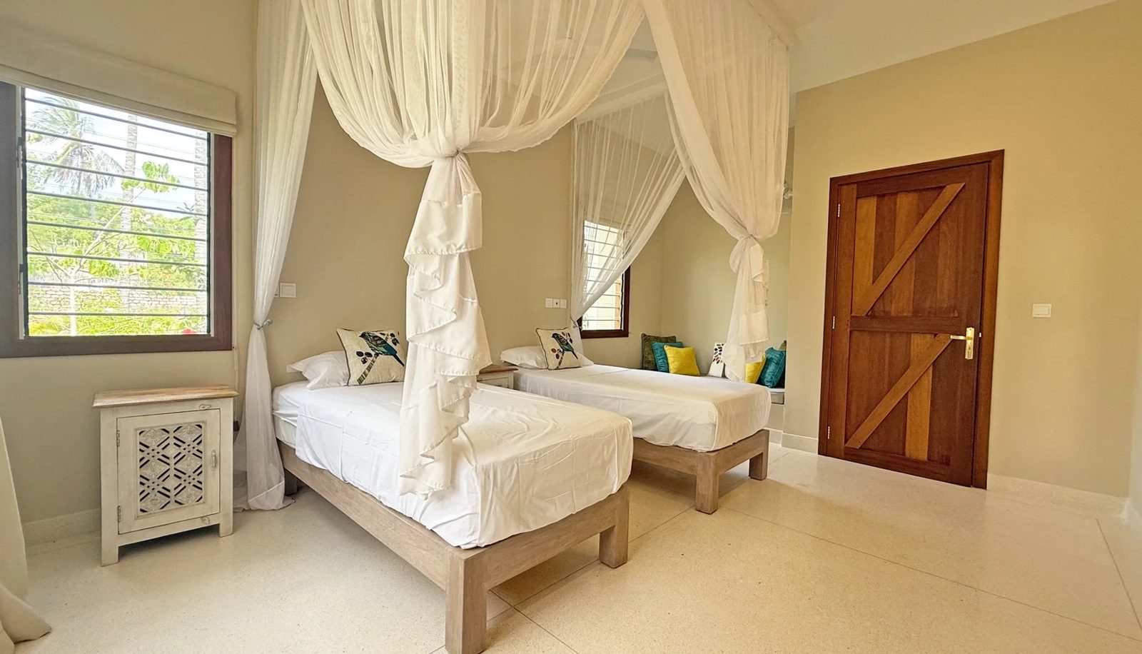 Upepo House, 4BR Mida Forest — photo 21