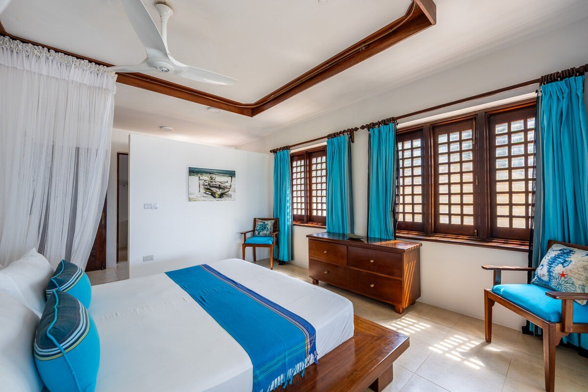 Tequila Sunrise Beach Cabana — photo 23