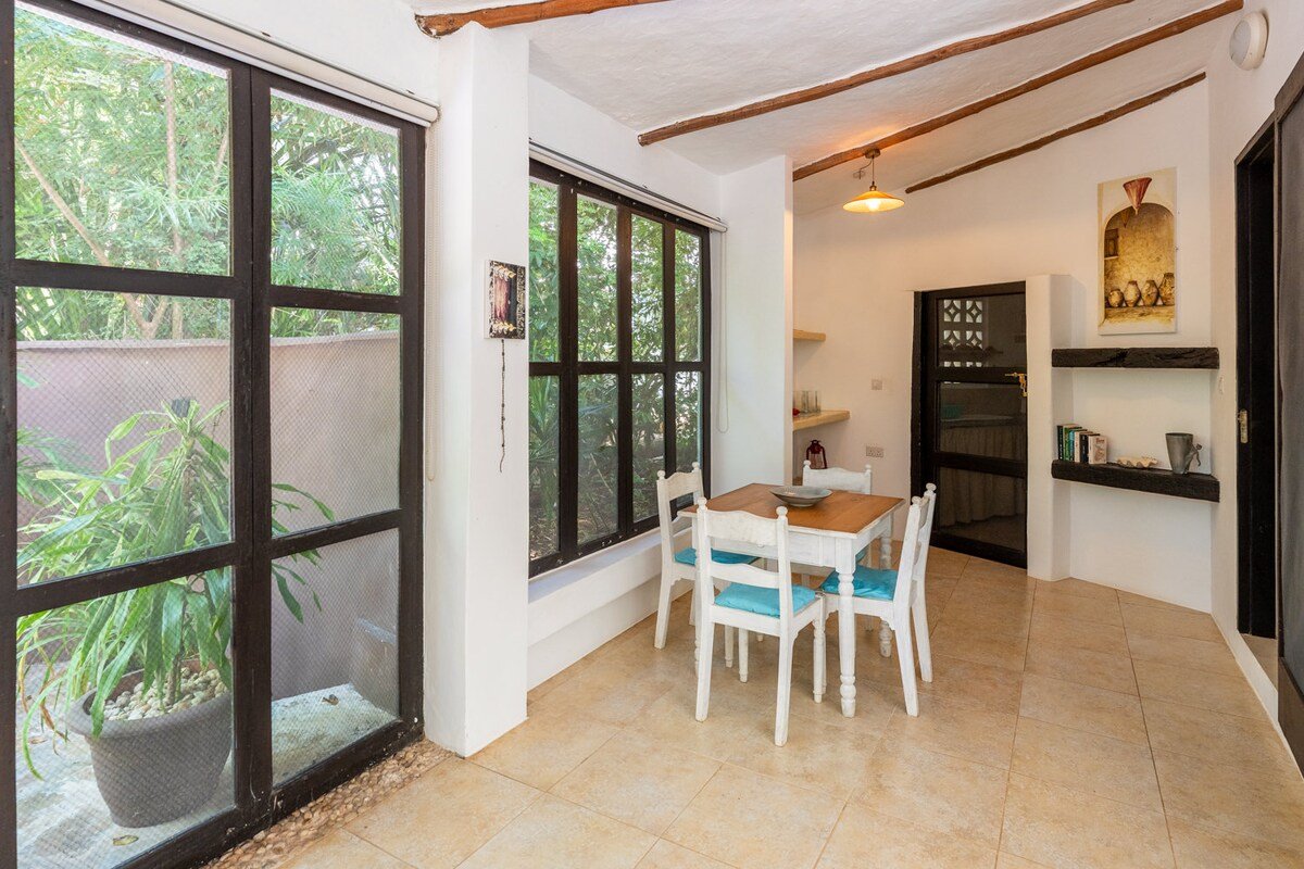 Tequila Sunrise Forest Cabana — photo 22