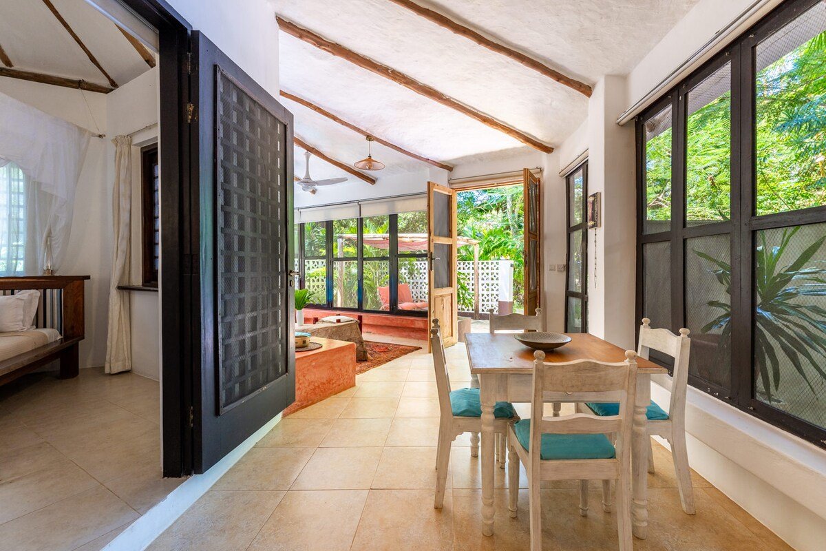 Tequila Sunrise Forest Cabana — photo 19