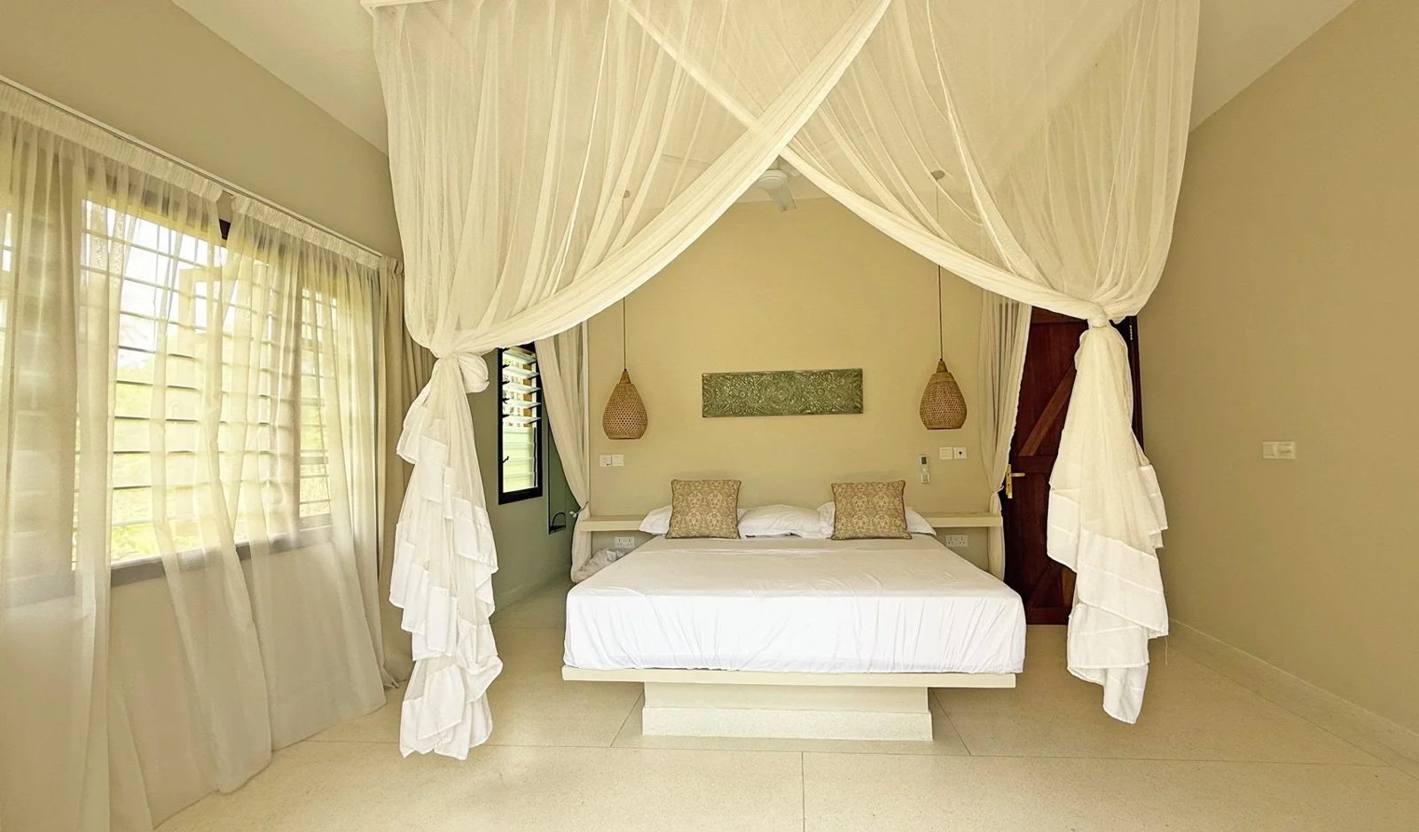 Upepo House, 4BR Mida Forest — photo 16