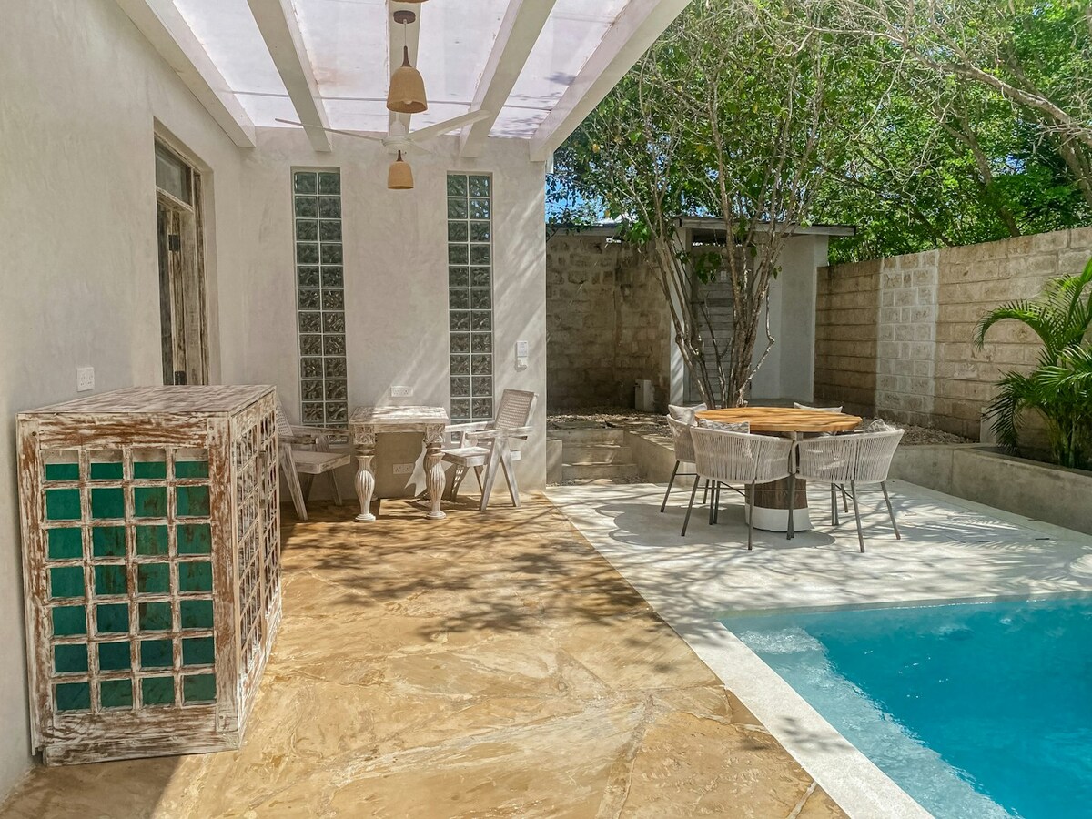 Poolside Garden Villa, 1BR — photo 4