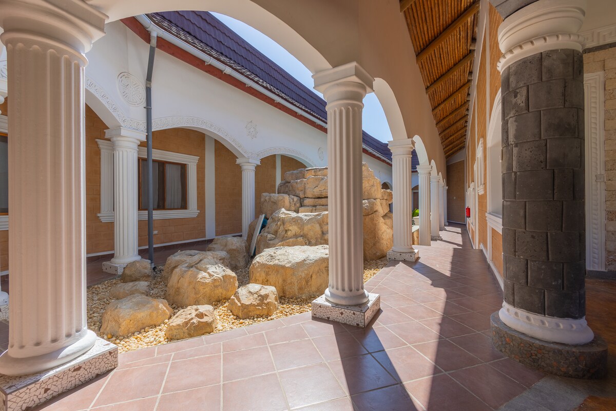 Diani Hilltop Villa, 5BR — photo 12