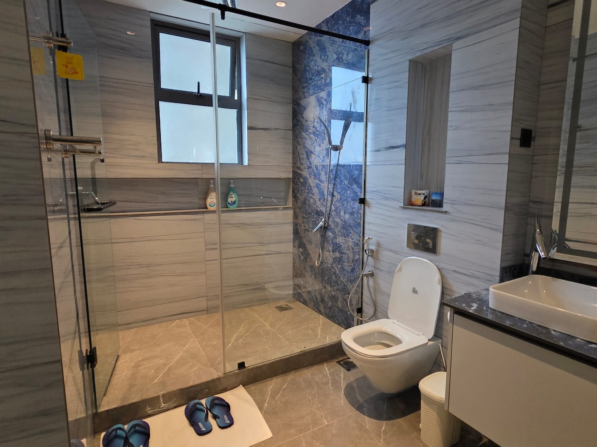 Nauras Exclusive Beachfront, 4BR + DSQ — photo 20