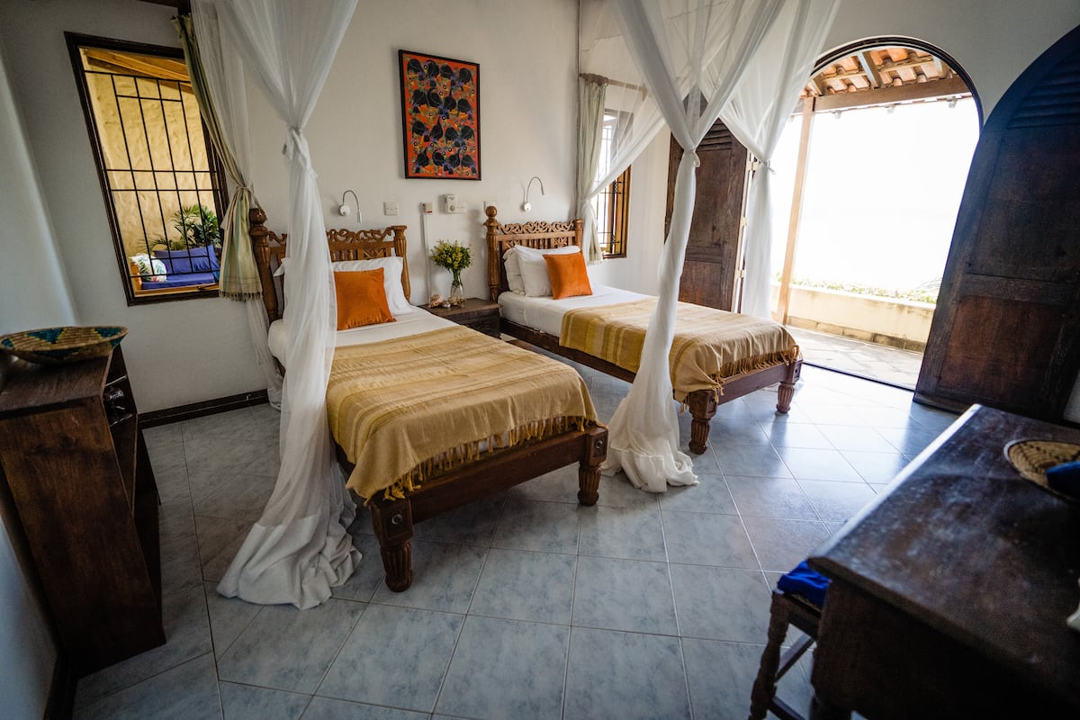 Fumbeni House, 4BR — photo 30