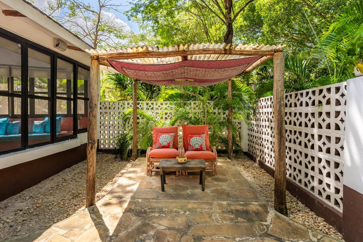 Tequila Sunrise Forest Cabana — photo 42