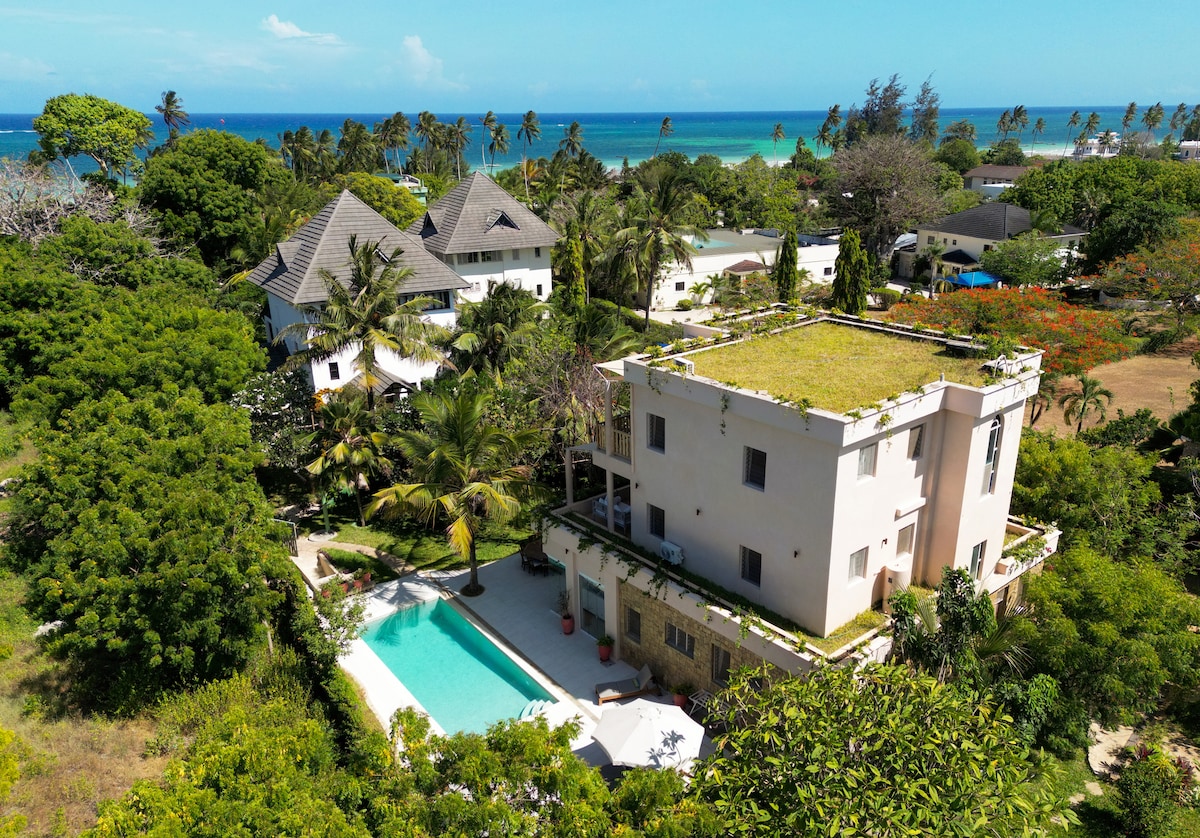 Jahazi Beach House, Galu Beach, 5BR — view 1