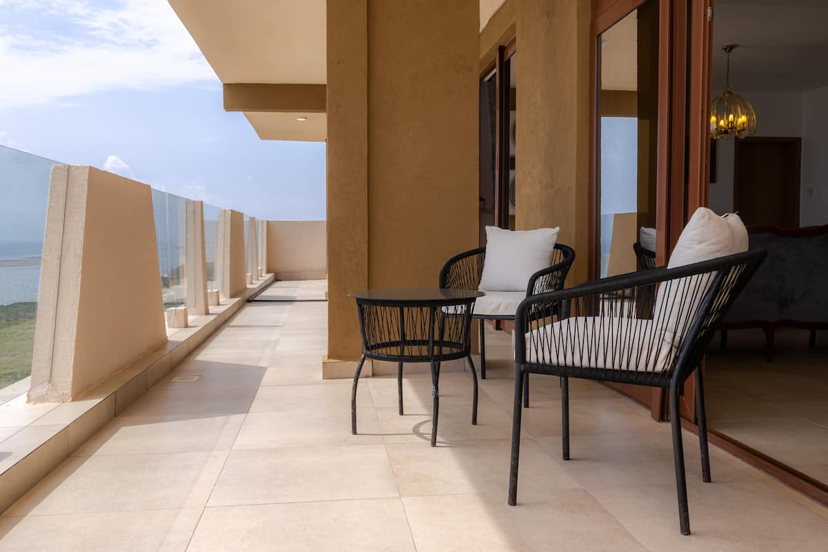 Executive Suite 4BR Penthouse, Sandy Shore — photo 14