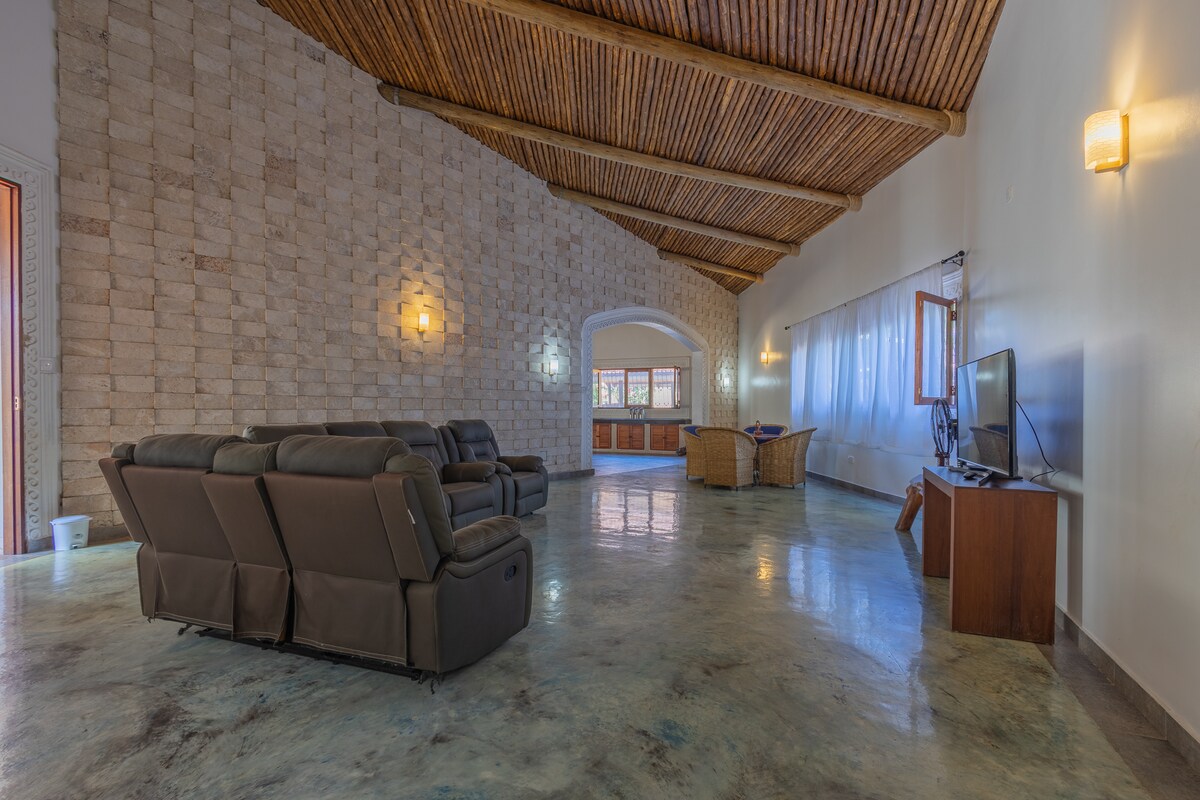 Diani Hilltop Villa, 5BR — photo 44