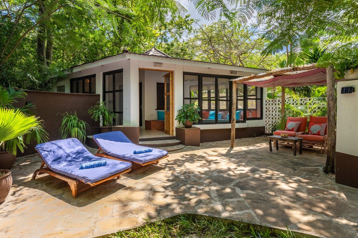 Tequila Sunrise Forest Cabana — photo 38