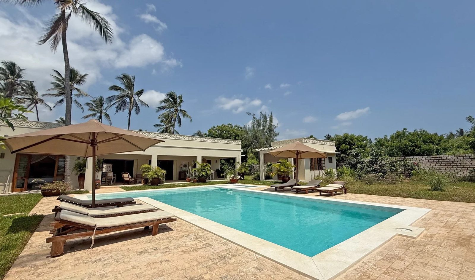 Upepo House, 4BR Mida Forest — view 3