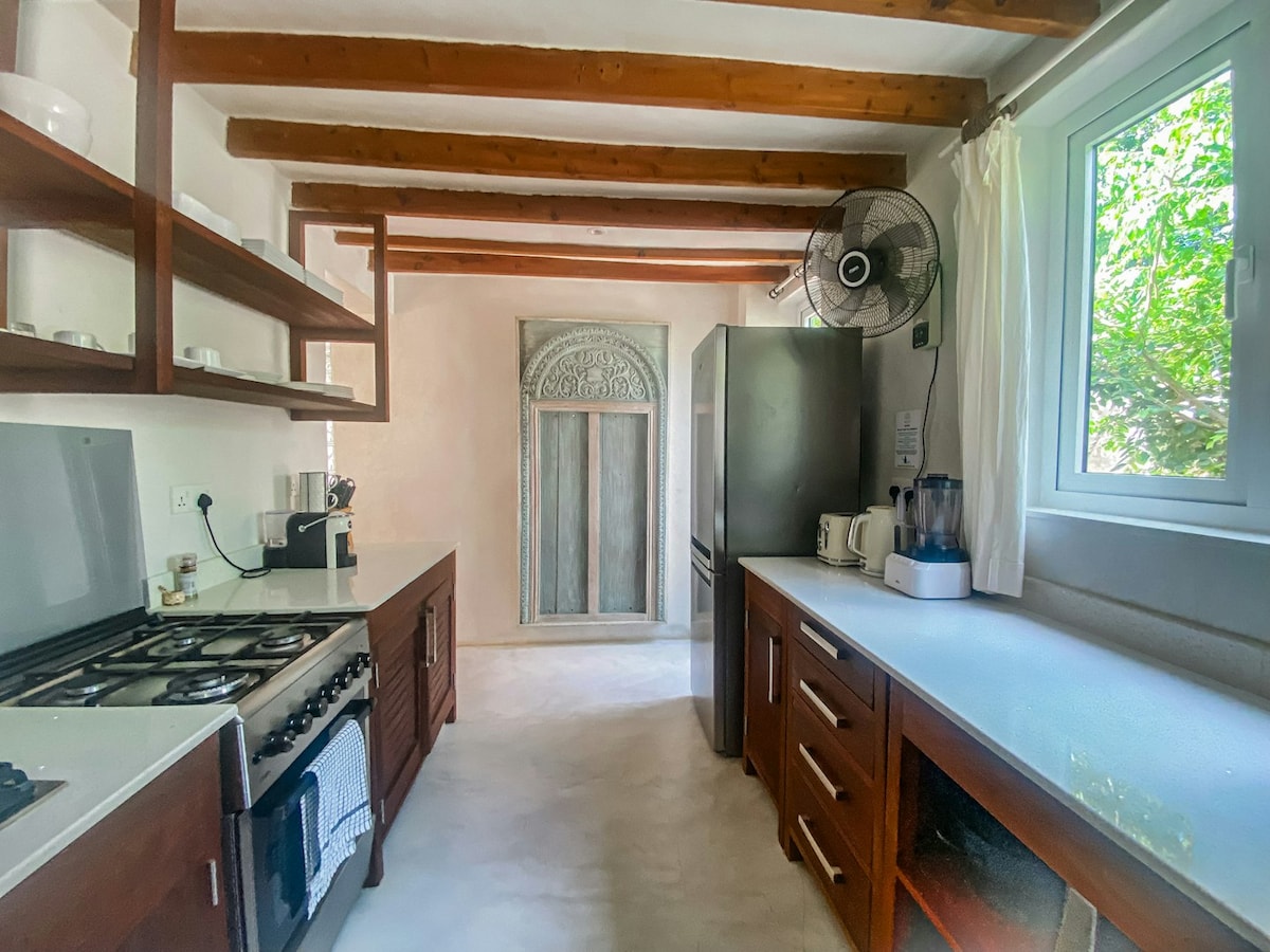 Poolside Garden Villa, 1BR — photo 10