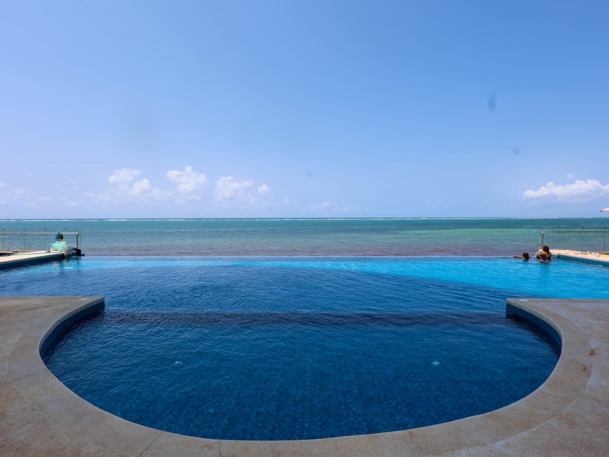 Nauras Exclusive Beachfront, 4BR + DSQ — photo 35