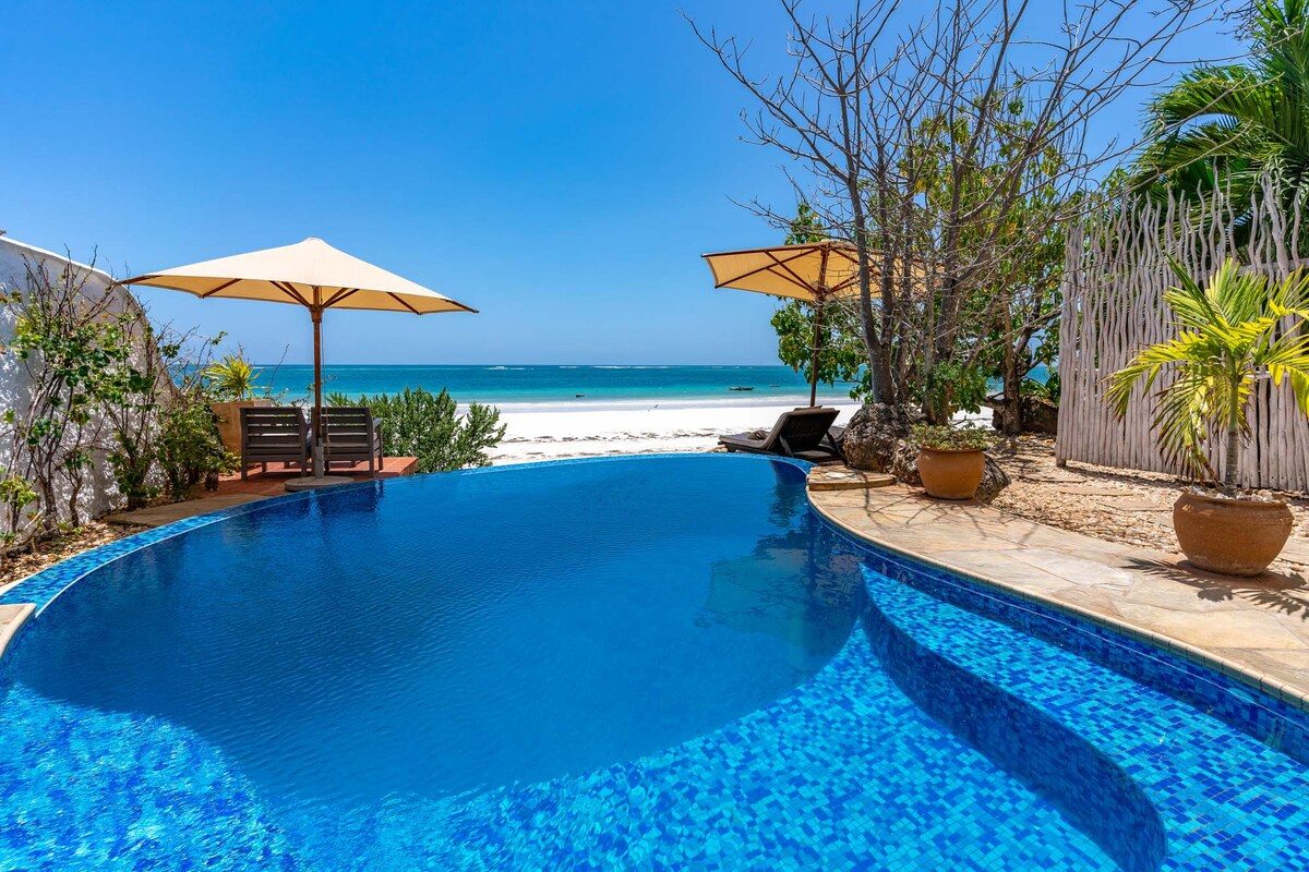 Tequila Sunrise Pool Cabana — photo 13
