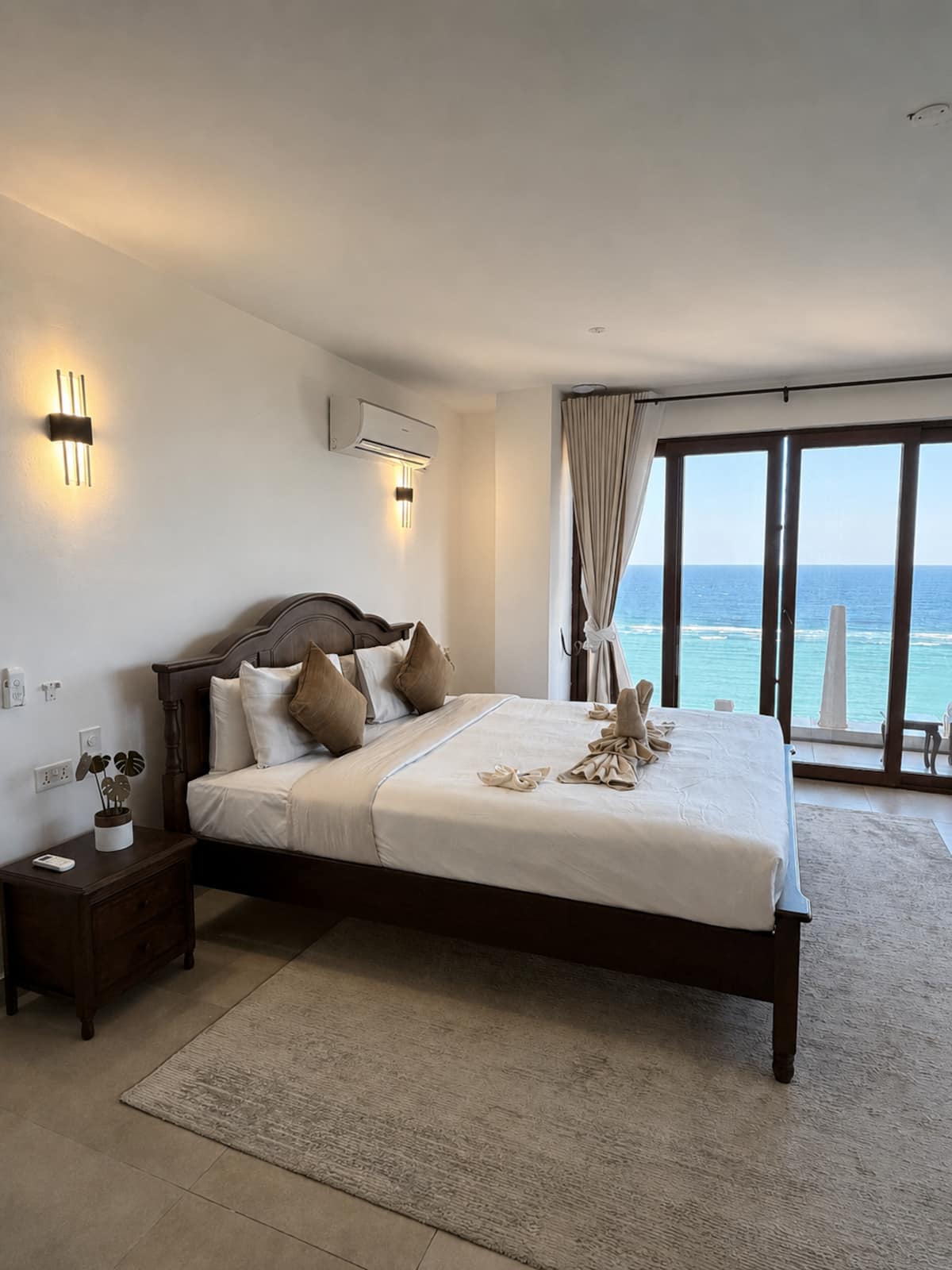 Executive Suite 4BR Penthouse, Sandy Shore — photo 43