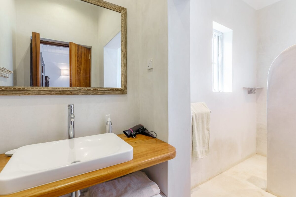 Diani White House - 2 Homes Together, 6BR — photo 51