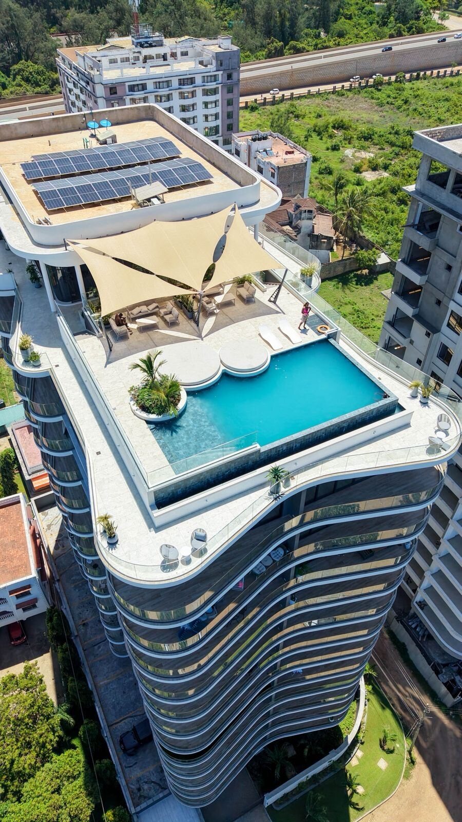 Oceanfront Infinity Pool Apartment — photo 5