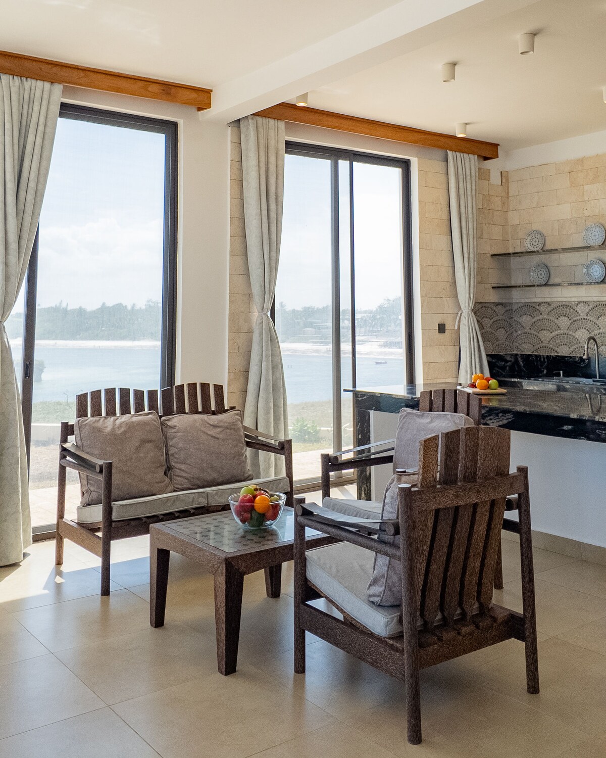 Blue Lagoon Beachfront Villas — photo 17