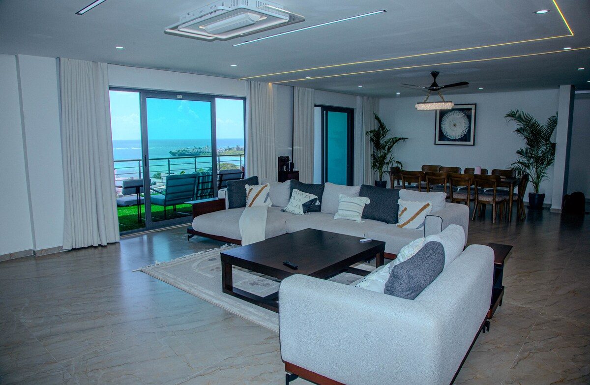 Semo's Aqua Luxury 6BR Penthouse — photo 17