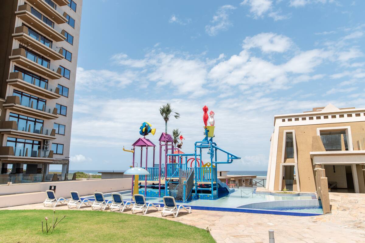 Executive Suite 4BR Penthouse, Sandy Shore — photo 49