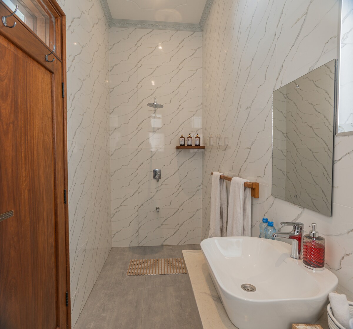 Ocean Villa Luxury 9BR Beachfront — photo 47