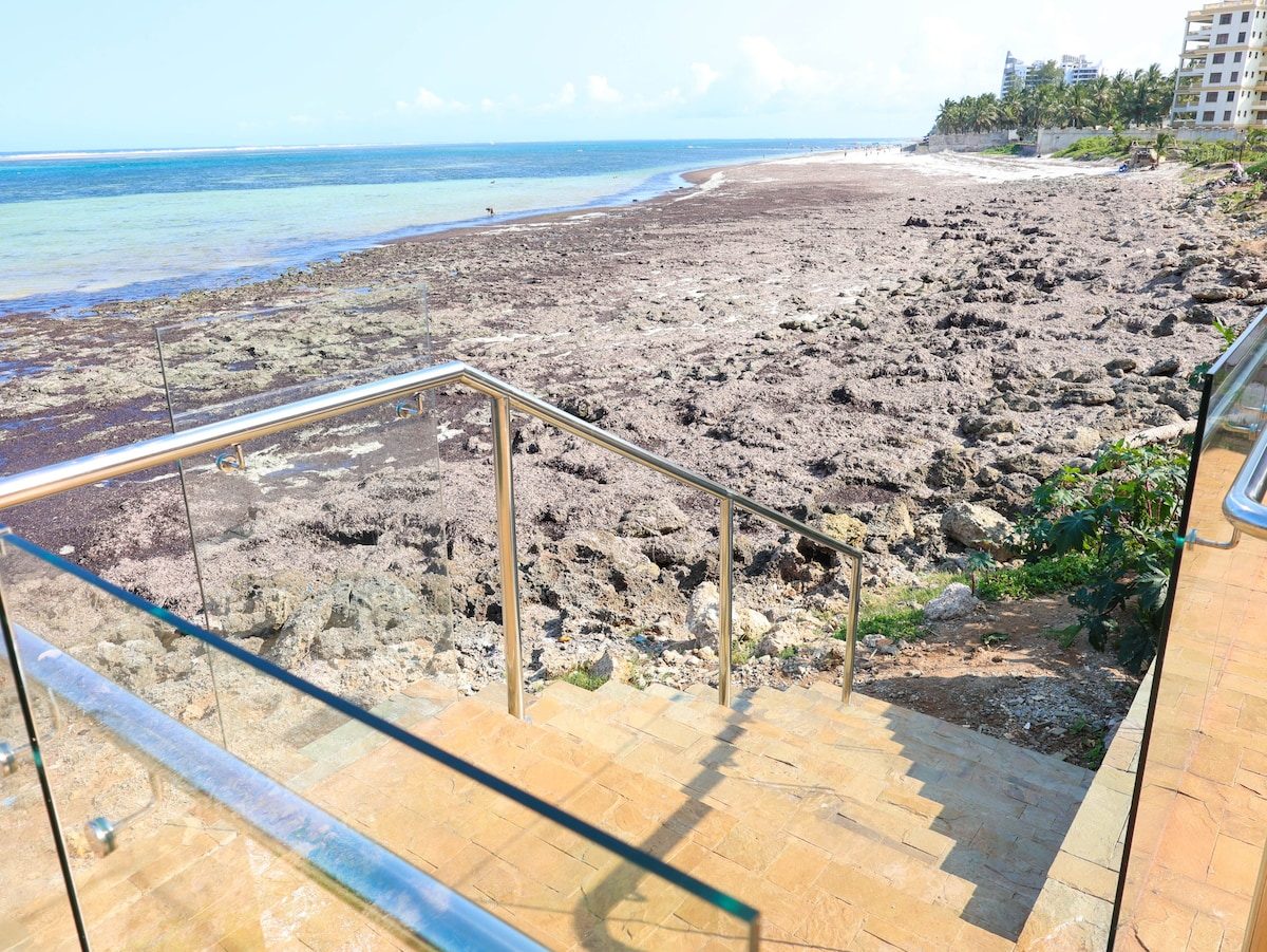 Luxury 3BR Beachfront Escape — photo 71