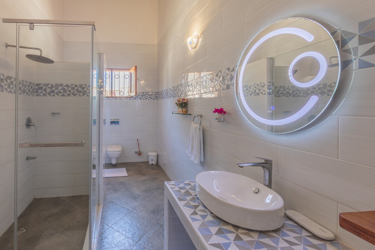 Diani Hilltop Villa, 5BR — photo 58