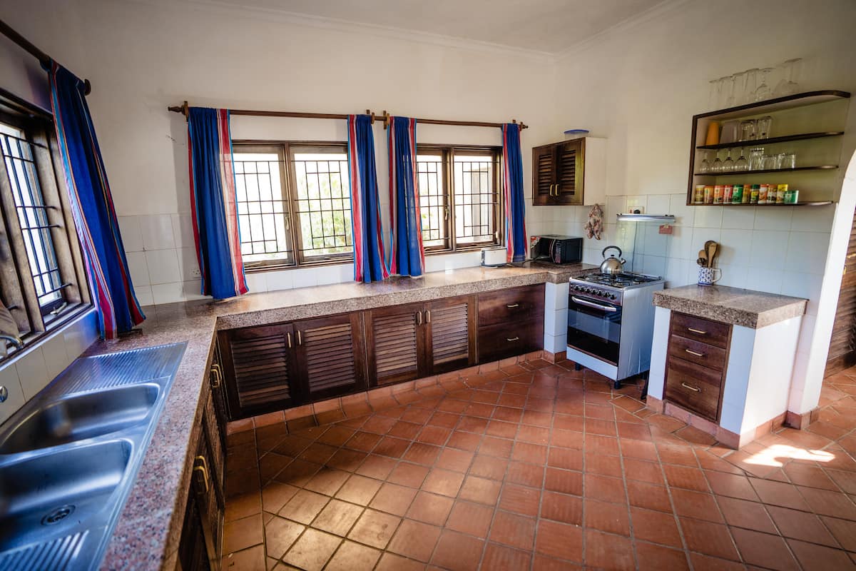 Fumbeni House, 4BR — photo 6