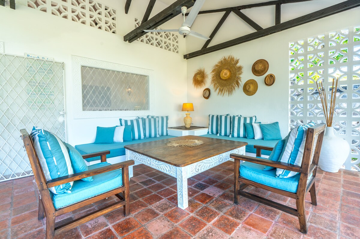 Cape Blush Villa @ Flamboyant — photo 13