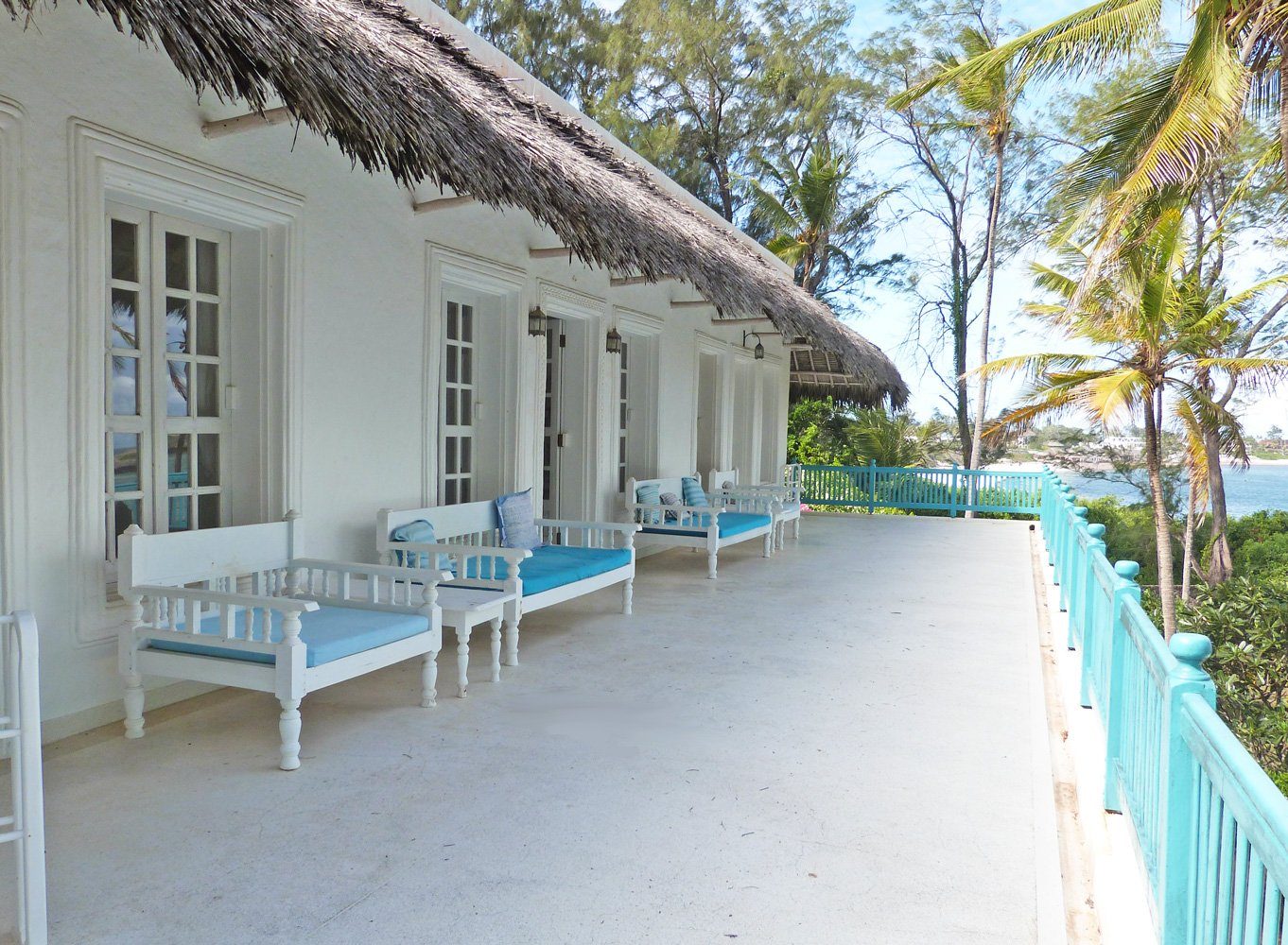 Blue Bay Beach House, 5BR Beachfront — photo 7