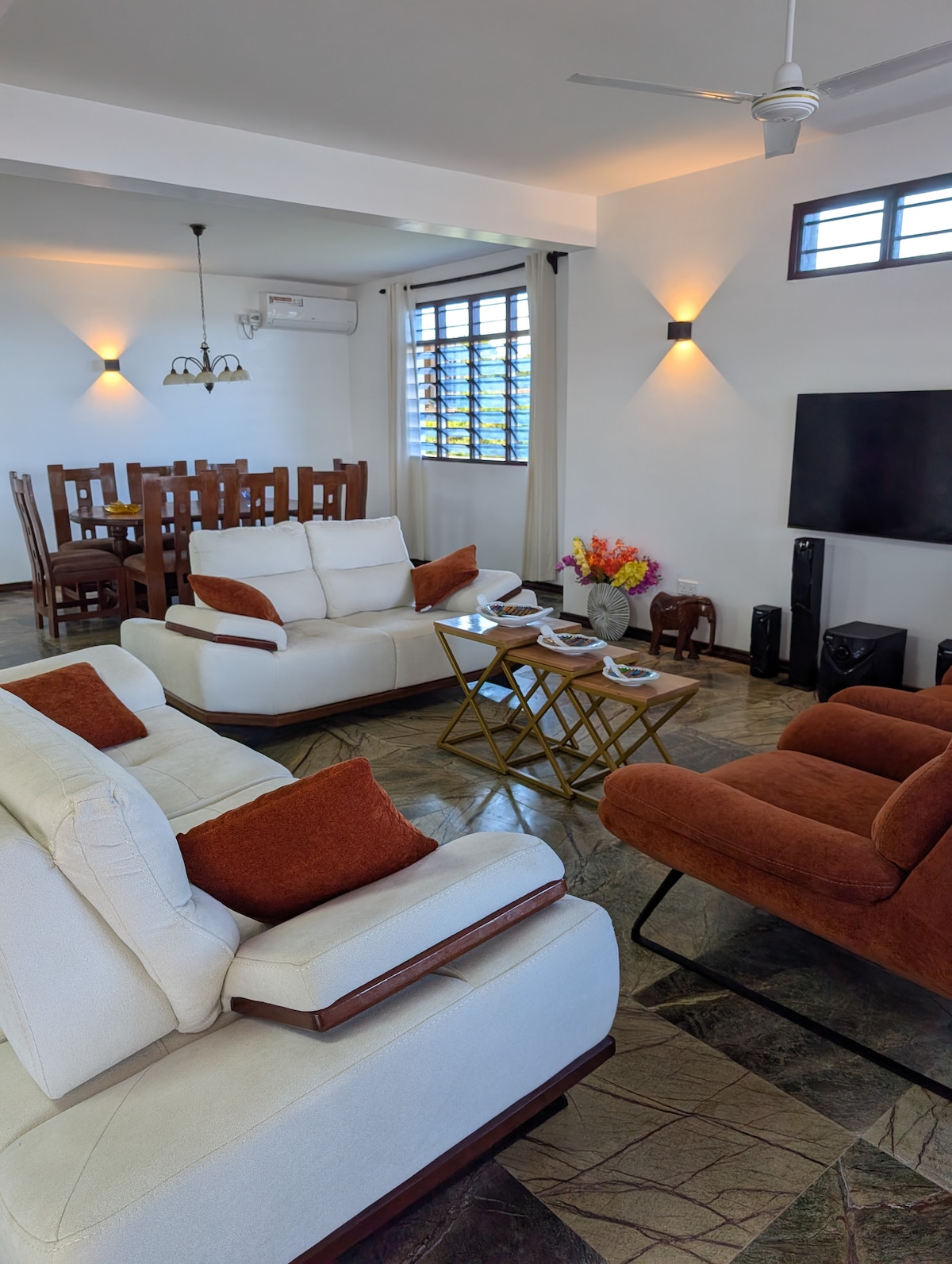 Luxury 4BR Beachfront Villa, Private Paradise — photo 14