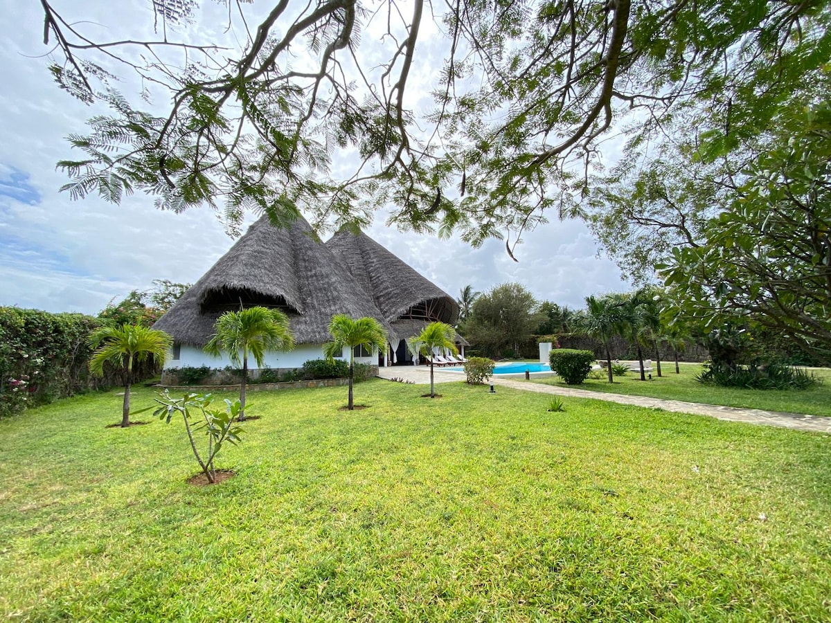 Private Villa With Pool, 5BR — photo 6