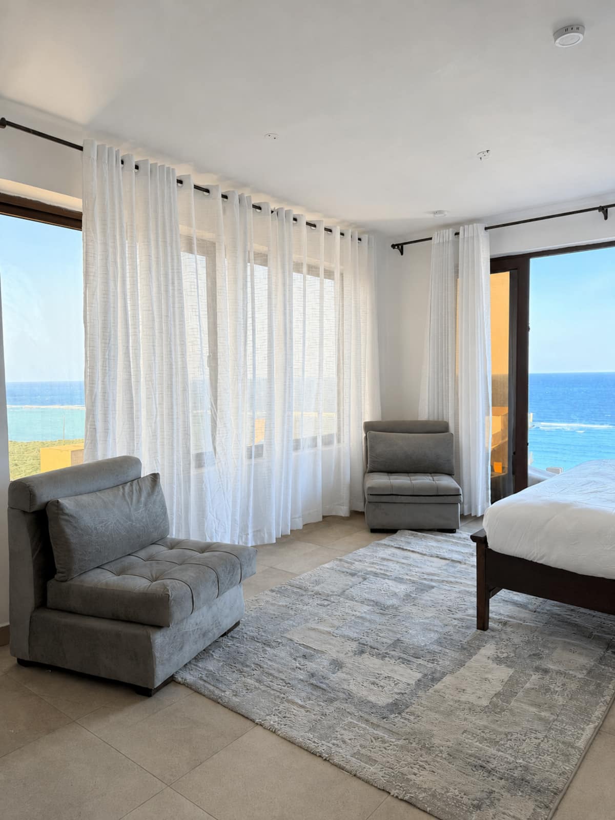 Executive Suite 4BR Penthouse, Sandy Shore — photo 35