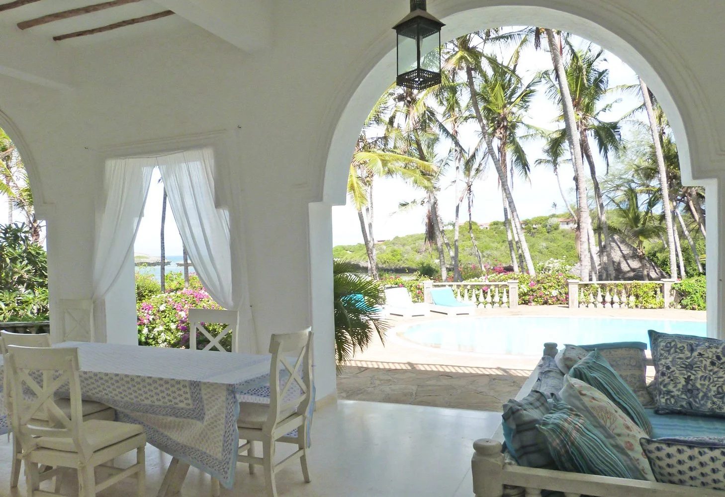 Blue Bay Beach House, 5BR Beachfront — photo 28