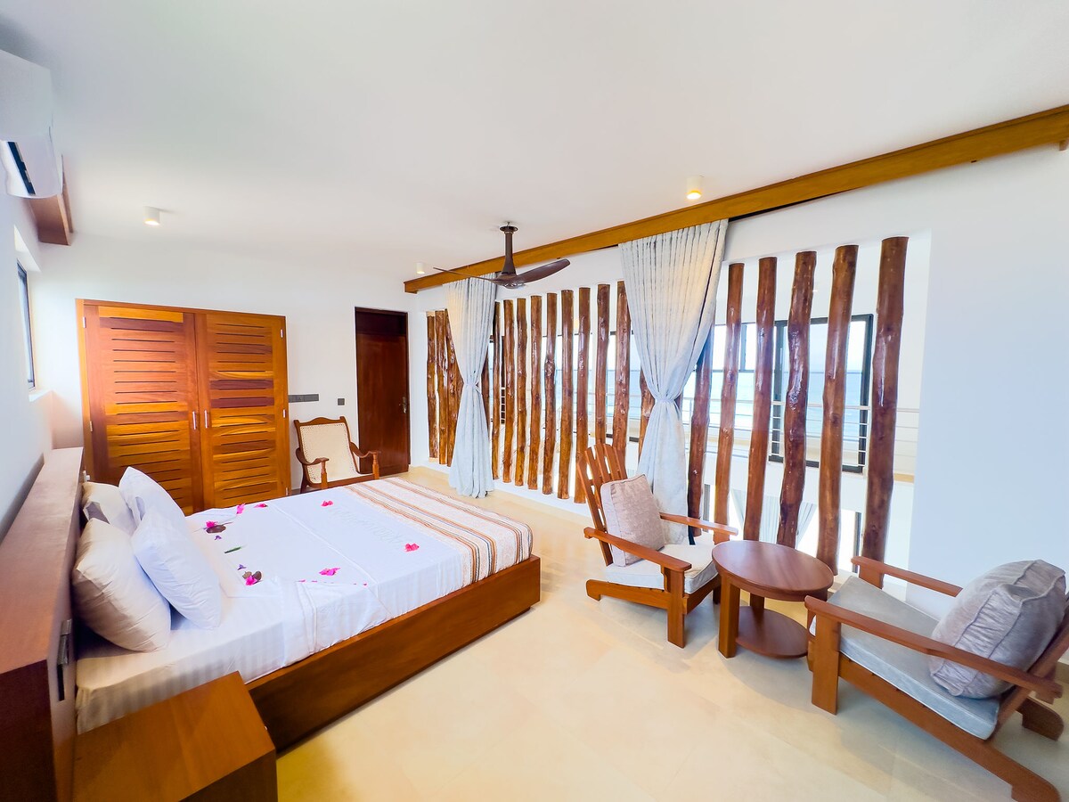 Blue Lagoon Beachfront Villas — photo 9