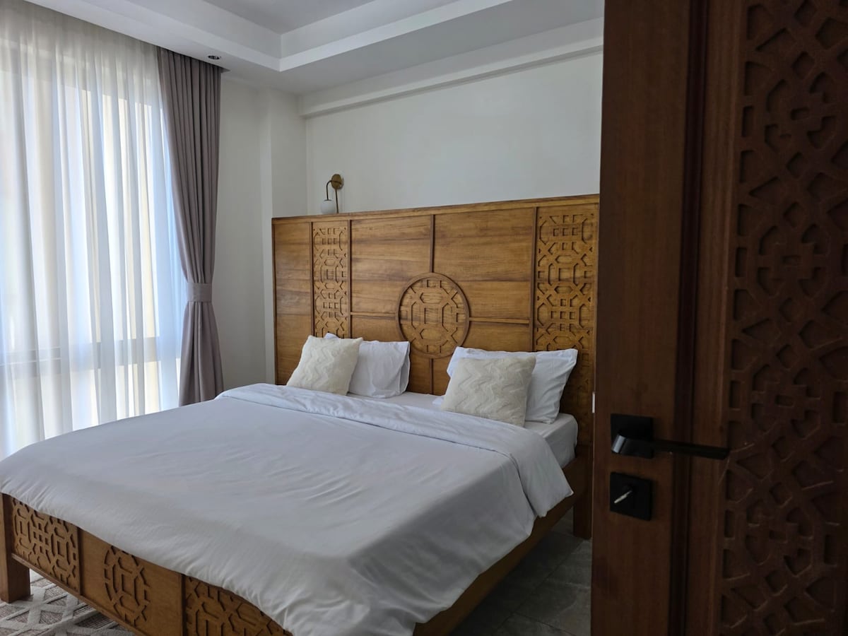 Nauras Exclusive Beachfront, 4BR + DSQ — photo 14