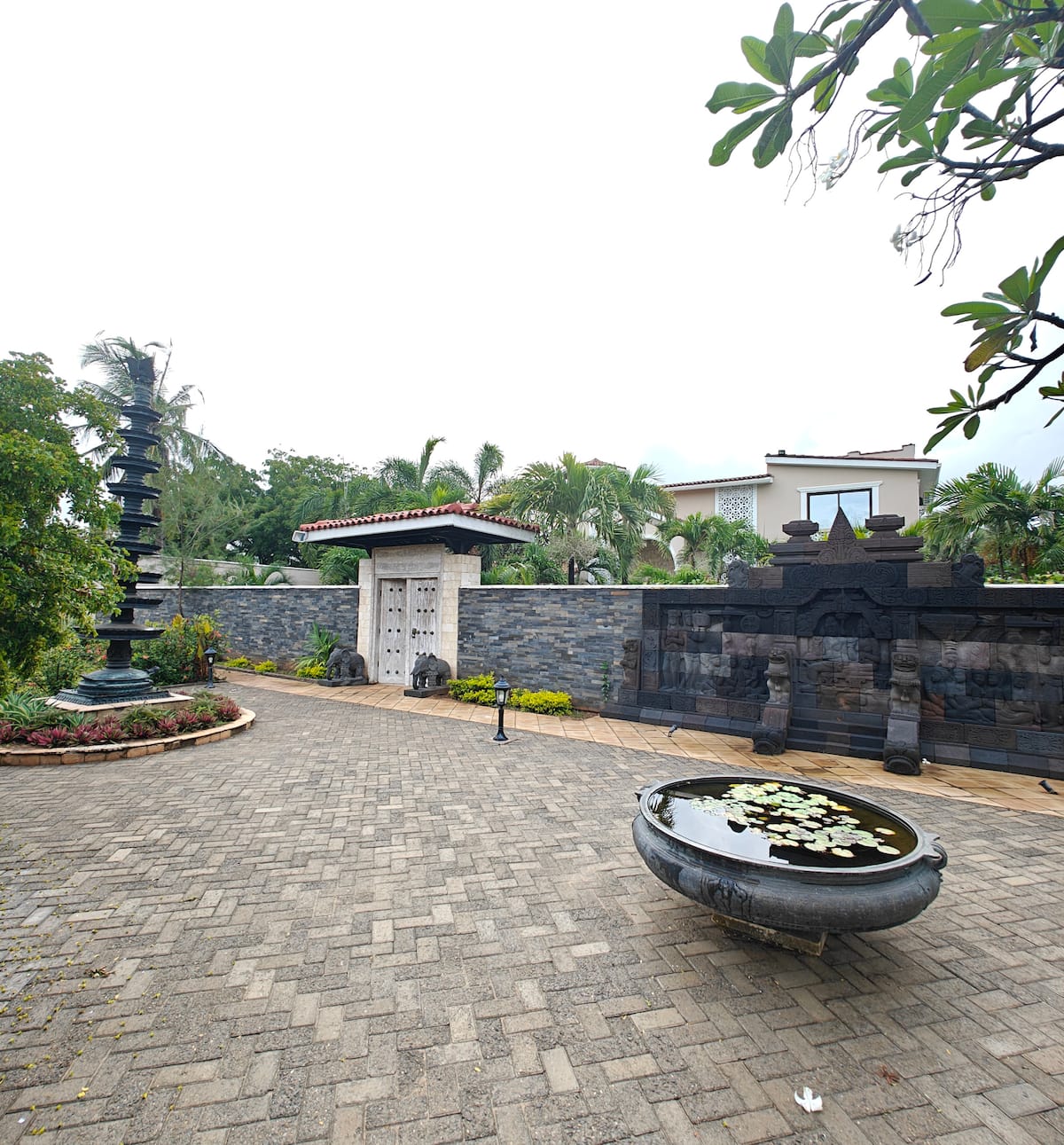 Villa Pranaa, Bofa Road — photo 23
