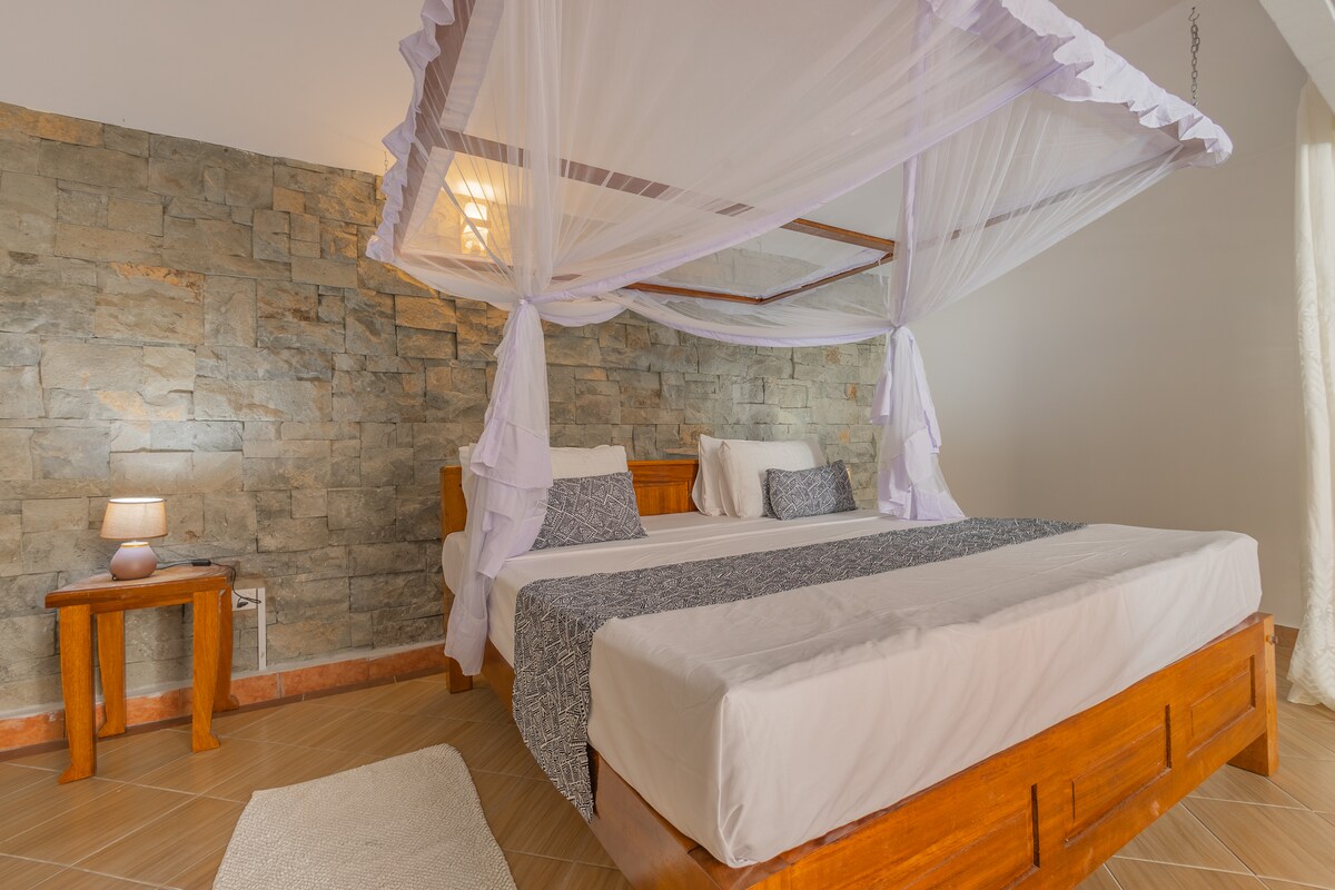 Diani Hilltop Villa, 5BR — photo 28